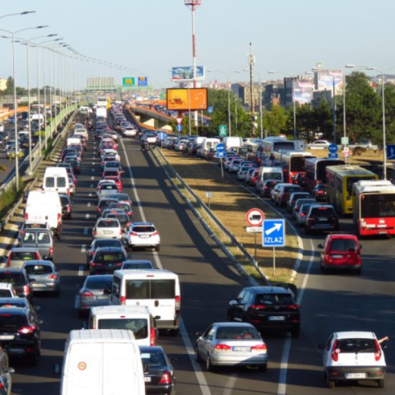 Očekuju se gužve u saobraćaju! Na ovoj relaciji je potreban dodatni oprez