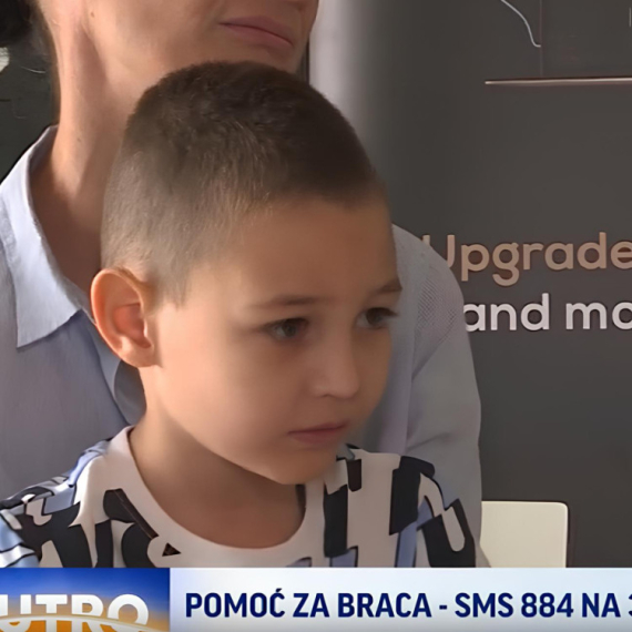 Petogodišnjem dečaku Bracu Vukoviću potrebna je naša POMOĆ kako bi stao na noge i SAMOSTALNO PROHODAO: Evo kako možete da pomognete! (VIDEO)