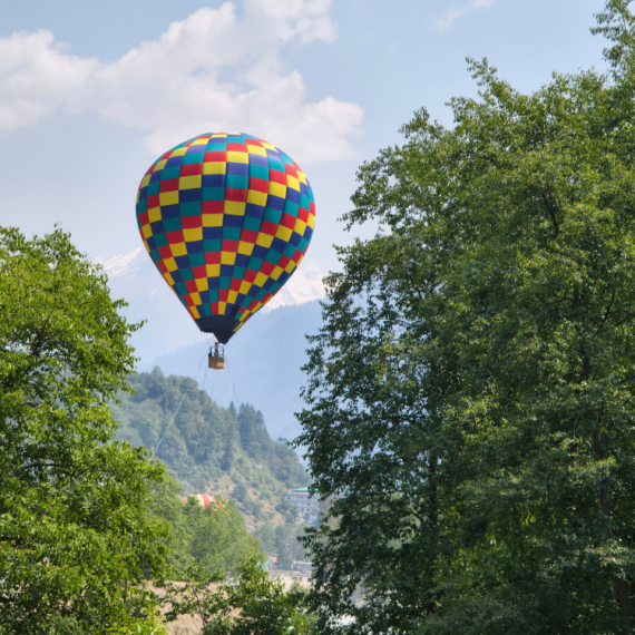 Da biste LETELI BALONOM, ne morate da idete u Tursku, u Kapadokiju! Poletite iz Kruševca i nađite se među oblacima (VIDEO)